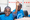 jongen in klas steekt hand op
