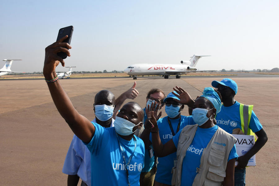 Atlas schending Probleem De grootste vaccinatieoperatie ooit: 'Alles moet op elkaar... - UNICEF