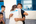 Jongen in Libanon omhelst een UNICEF-medewerker