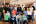 jongeren met posters