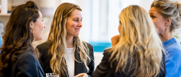 business buddies aan het netwerken