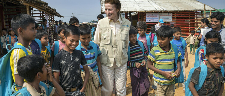 ED Fore van UNICEF tussen kinderen