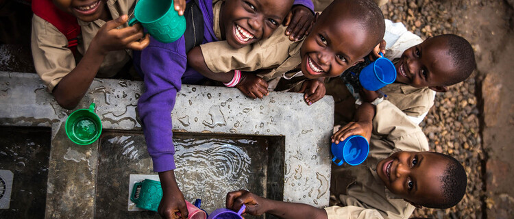 Kinderen bij water