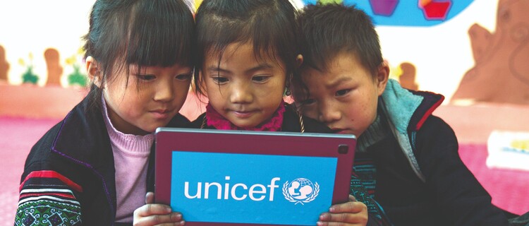 Ham Rong pre-school studentjes gebruiken tablet 