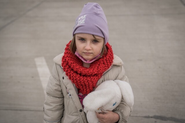 meisje in winterkleding