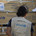 UNICEF-medewerkers op Sulawesi controleren de gearriveerde schooltenten.