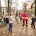 reuzenpop Little Amal doet mee aan TeamUp