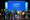 Jongeren en politici op het podium
