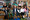 Jongeren op de foto met staatsecretaris van Zsabó