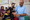 UNICEF medewerker dient polio vaccin toe bij kind in Gaza